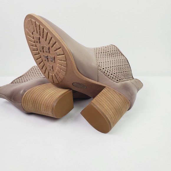 Sofft Perforated Nude Ombre Zipper Side CBUG18 Bootie Sz 10M - Picture 10 of 12